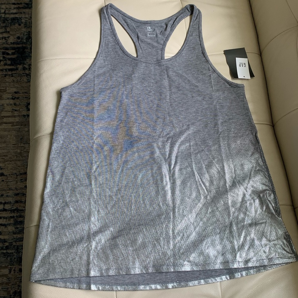 2 for $10 NWT GapFit Tank
